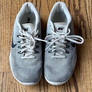Nike Men’s White and Gray Knit Running Shoes